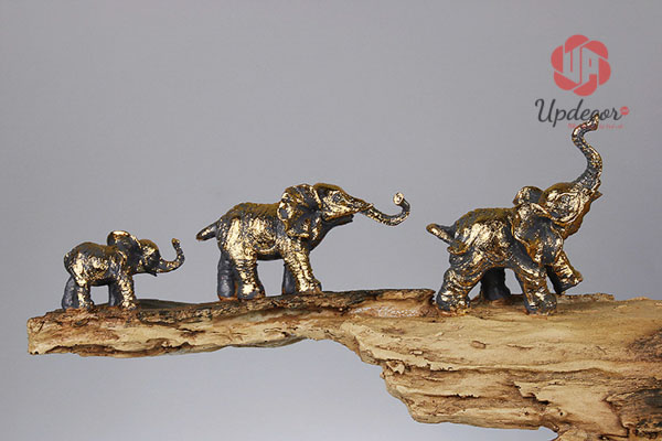 Gỗ lũa Trang Trí Đàn Voi mã UP36 gỗ lũa trang trí