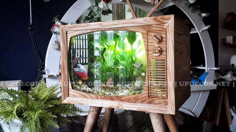 Các chi tiết trên phần khung gỗ đều được làm rất kỹ và tinh xảo