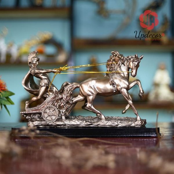 Tượng chiến binh la mã mang dáng vẻ oai hùng và dũng mãnh