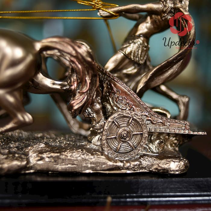 Tượng Chiến Binh La Mã Trên Xe Chiến Mã mã UP102 Các chi tiết được gia công cẩn thận và chi tiết