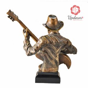 Tượng nghệ sĩ chơi ghi ta trang trí, decor nhà cửa nội thất