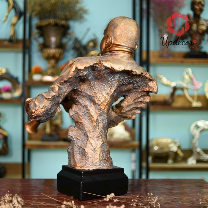 Tượng Nghệ Sĩ Thổi Kèn Clarinet mã UP95 Tượng Nghệ Sĩ Thổi Kèn CLARINET Trang Trí, Decor Nội Thất, Nhà Cửa