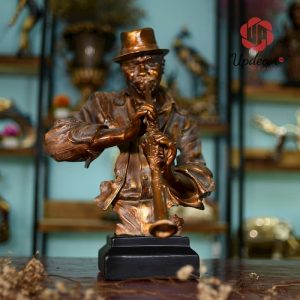 Tượng nghệ sĩ thổi kèn CLARINET Trang Trí