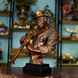 Tượng nghệ sĩ thổi kèn CLARINET Trang Trí