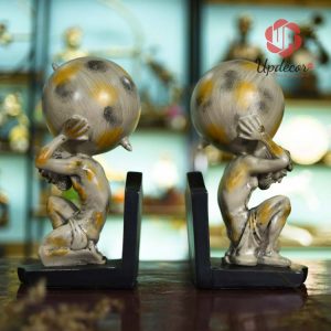 Sản phẩm cực kì phù hợp để trang trí trên các kệ tủ, bàn làm việc, bàn học, kệ sách.