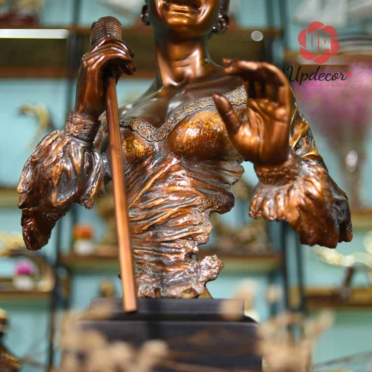 Tượng Trang Trí Nữ Ca Sĩ Solo mã UP100 Hình ảnh chi tiết của nữ ca sĩ solo