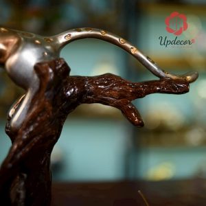 Gạt Tàn Thuốc Độc và Đẹp Báo Đốm