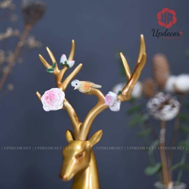 Tượng Trang Trí Decor Cặp Hươu Tài Lộc UP114 Điểm nổi bật nhất của cặp tượng hươu trang trí này là bộ sừng được decor rất bắt mắt này