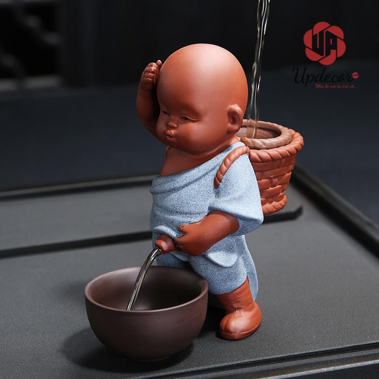 Tượng Em Bé Đứng Tiểu Trang Trí UP112 Hình ảnh tượng em bé đứng tè thể hiện sự ngây thơ hồn nhiên của con trẻ