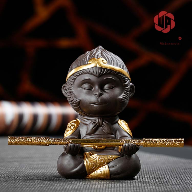 Tượng Tôn Ngộ Không Thủy Sinh Ngồi Thiền Mini UP113 Tượng tôn ngộ không ngồi thiền giáp vàng trông rất dễ thương