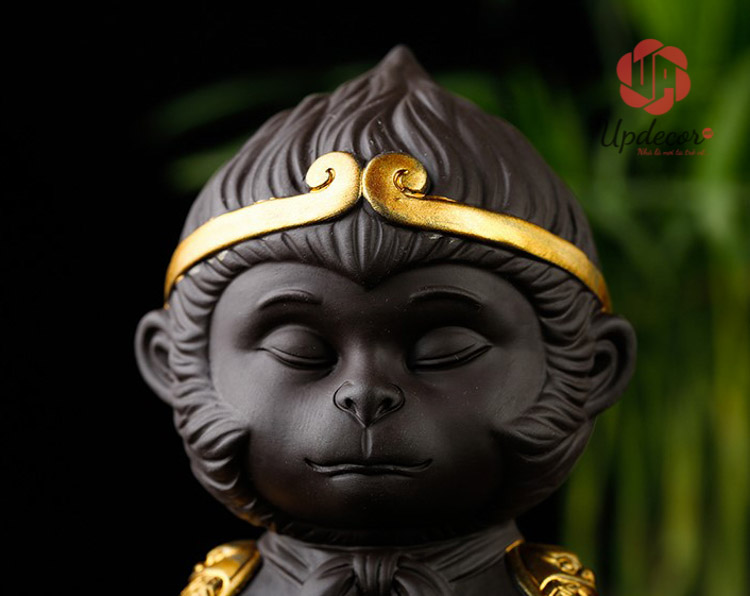 Tượng Tôn Ngộ Không Thủy Sinh Ngồi Thiền Mini UP113 Gương mặt trông vừa đáng yêu nhưng rất nghiêm túc