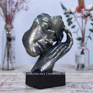 Sản phẩm được thiết kế theo gam mầu trầm đan xen với hiệu ứng đồng rất sang trọng