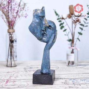 Sản phẩm này có chiều cao là 30 cm, chiều rộng là 14 Cm, có độ dày là 10 Cm.