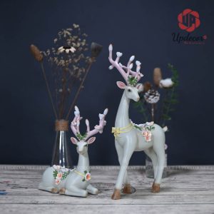 Màu trắng rất phù hợp và nổi bật để trang trí tại những nơi màu tối