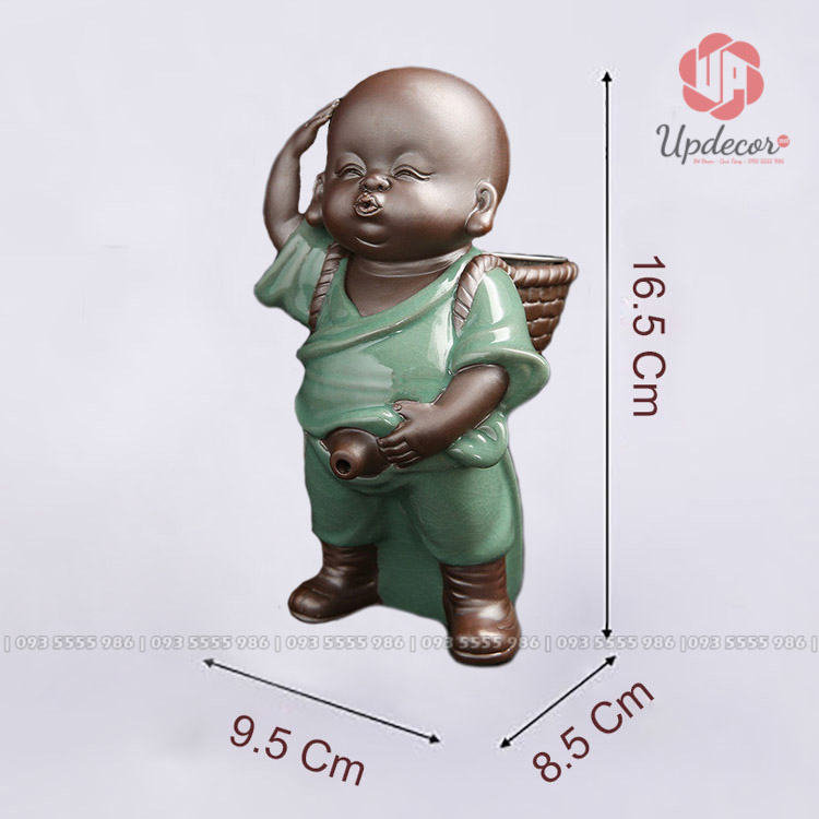 Tượng Em Bé Đứng Tiểu Trang Trí UP112 Tượng em bé đứng tiểu màu xanh ngọc cao 16.5 cm giá 280K