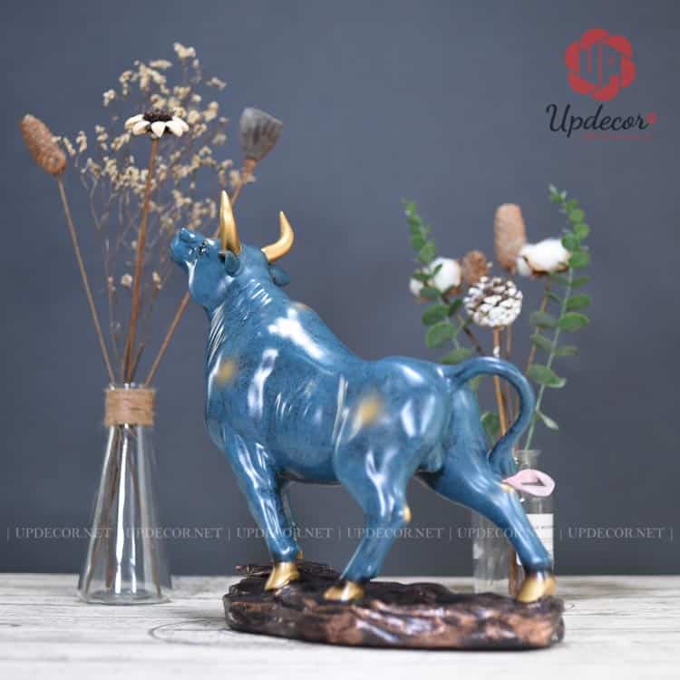 Tượng Con Trâu Phong Thủy Trang Trí Decor Mã UP155 Trong văn hóa đông Á, con trâu là hình tượng đại diện cho sự chăm chỉ, cần cù và kiên nhẫn.