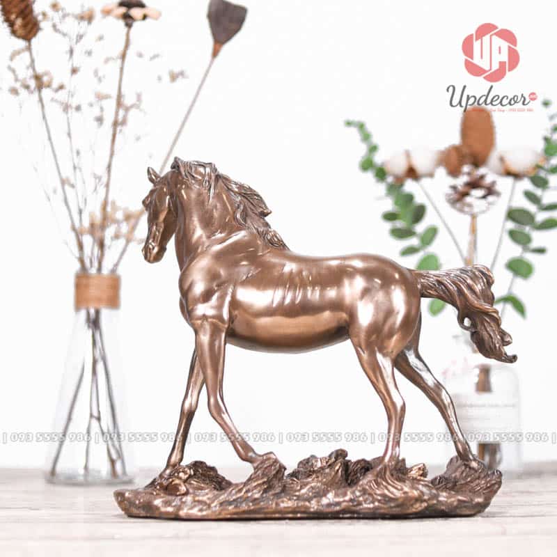 Tượng Ngựa Phong Thủy Mã UP177 Là món quà tặng ý nghĩa dành cho bạn bè, đối tác, người thân với lời chúc bình an và thành công.