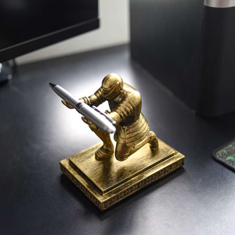 Giá Để Bút Kiêm Chặn Giấy Tượng Hiệp Sĩ Knight Kèm Bút Bi Cao Cấp Mầu Đồng