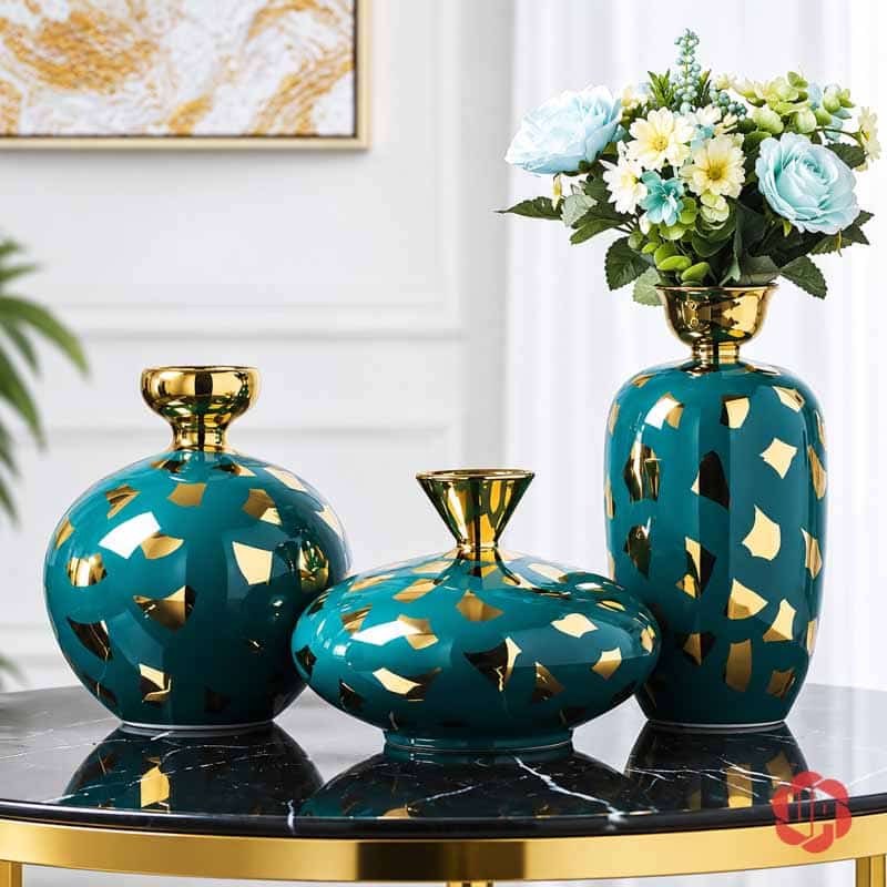 Bộ Bình Hoa Gốm Sứ Trang Trí Bắc Âu Họa Tiết Ánh Kim Cao Cấp UP053 Bình hoa gốm sứ xanh ngọc họa tiết vàng cắm hoa xanh nhạt và hoa trắng
