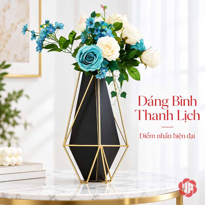 Bình Hoa Trang Trí Phòng Khách Kim Loại Đen Vàng Hình Học UP007 Bình hoa kim loại đen viền vàng dáng cao cắm hoa xanh trắng trên bàn đá