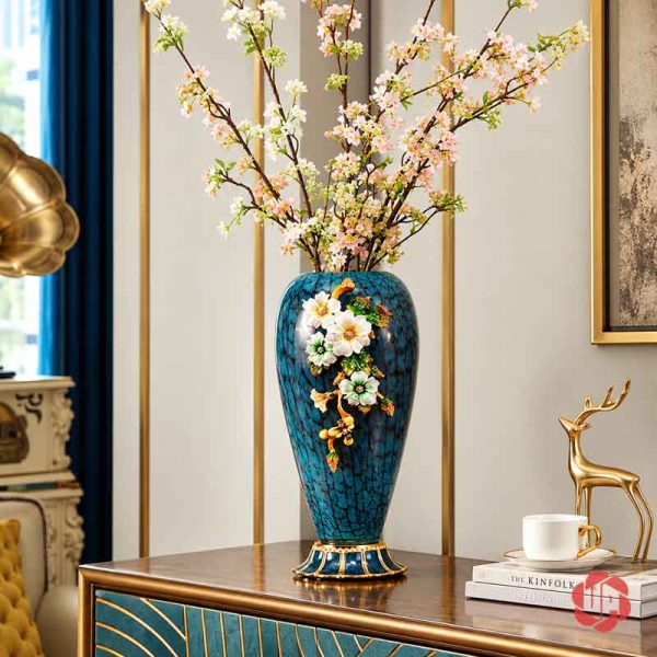 Bình hoa thủy tinh tráng men xanh ngọc BTT03 họa tiết hoa đắp nổi đặt trên bàn trang trí