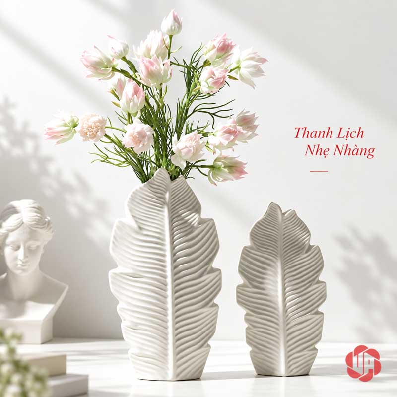 Bộ 3 Lọ Hoa Gốm Sứ Hình Lá Trang Trí Bắc Âu UP080 Hai lọ hoa hình lá cắm cành hoa hồng nhạt cạnh tượng trắng