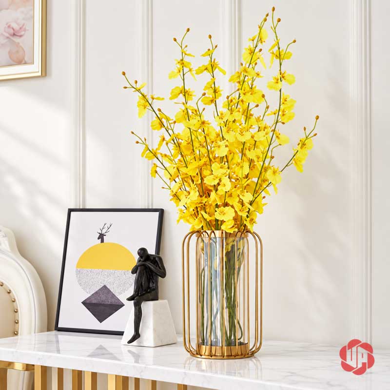 Lọ Hoa Thủy Tinh Cắm Hoa Khung Vàng Hiện Đại UPT07 Bộ lọ thủy tinh khung kim loại vàng và hoa vàng trang trí bàn tủ
