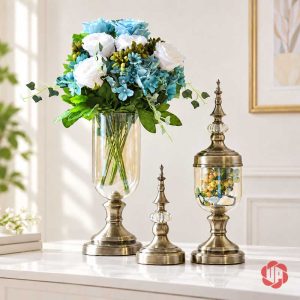 Bộ lọ hoa thủy tinh phong cách tân cổ điển UP002 với bình cắm hoa xanh trắng và hai đồ trang trí ánh kim