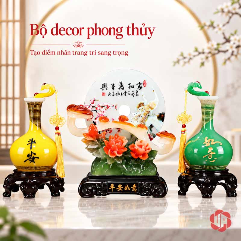 Cặp Bình Hút Lộc Phong Thủy Vàng Xanh Như Ý UP004 Cặp bình hút lộc và đĩa hoa mẫu đơn trong phối cảnh sáng
