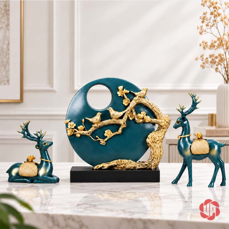 Bộ Tượng Hươu Và Đàn Chim Trang Trí Phòng Khách UPV008 Hai tượng hươu xanh phối vàng đặt hai bên tượng tròn cành cây và đàn chim trên kệ đá sáng