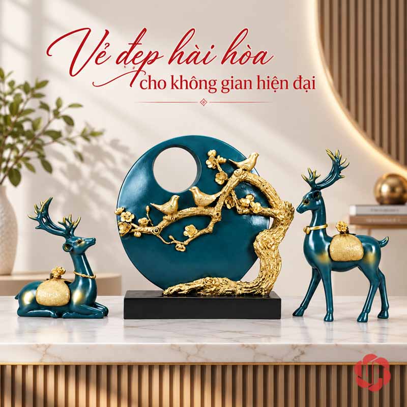 Bộ Tượng Hươu Và Đàn Chim Trang Trí Phòng Khách UPV008 Tượng tròn chim đậu cành cây đứng giữa hai tượng hươu xanh trong không gian phòng khách hiện đại