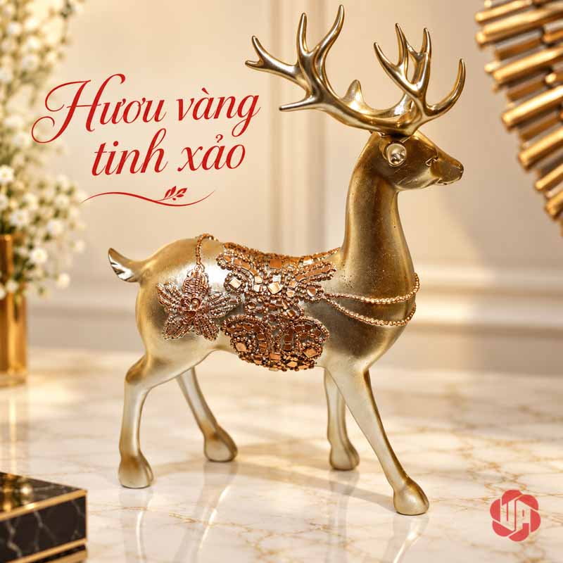 Bộ Tượng Hươu Và Hoa Mặt Trời Trang Trí Phòng Khách UPV014 Tượng hươu đứng màu vàng ánh kim với gạc cao và họa tiết hoa nổi trên hông