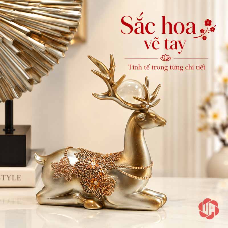 Bộ Tượng Hươu Và Hoa Mặt Trời Trang Trí Phòng Khách UPV014 Tượng hươu nằm ánh vàng với họa tiết hoa màu đồng ở lưng bên cạnh mép đĩa tròn trang trí