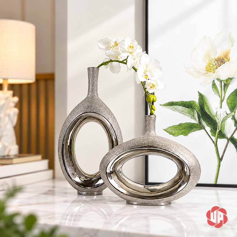 Cặp Bình Gốm Sứ Mạ Bạc Trang Trí Hiện Đại UP066 Cặp bình gốm sứ mạ bạc dáng tròn cao thấp phối hoa trắng trang trí bàn trà