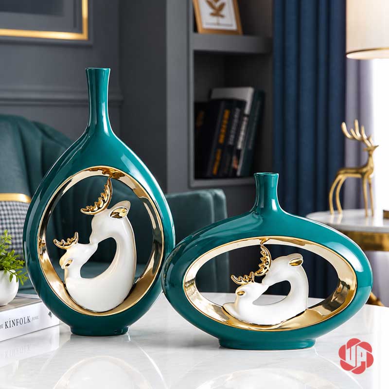 Cặp Bình Hoa Gốm Sứ Gia Đình Hươu Xanh Ngọc Cao Cấp UP068 Cặp bình gốm sứ gia đình hươu trên bàn đá phối cảnh nội thất xanh ngọc
