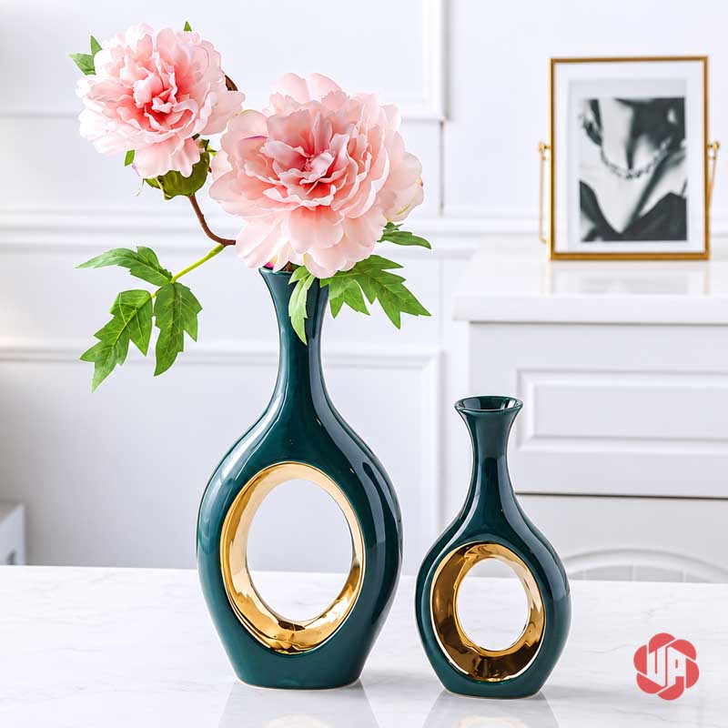 Cặp Bình Gốm Sứ Trang Trí Xanh Ngọc Vòng Tròn Ánh Kim UP060 Cặp bình xanh ngọc có vòng tròn ánh kim trang trí cùng hoa hồng trong phòng khách