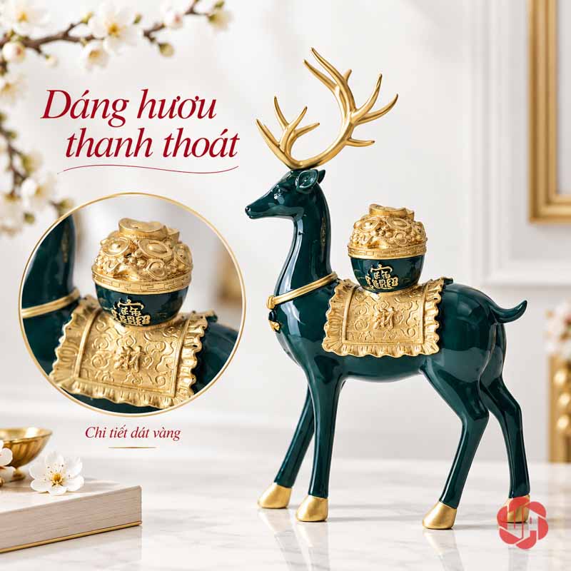 Cặp Hươu Trang Trí Và Gia Đình Hươu Tài Lộc UPV068 Hươu đứng màu xanh với phần gạc vàng và vật trang trí trên lưng