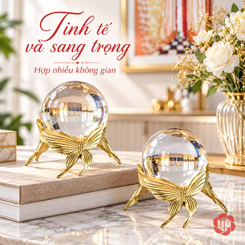 Cầu Thủy Tinh Trang Trí Chân Bướm Ánh Vàng UP013 Cầu thủy tinh trang trí hai mẫu trên mặt đá sáng