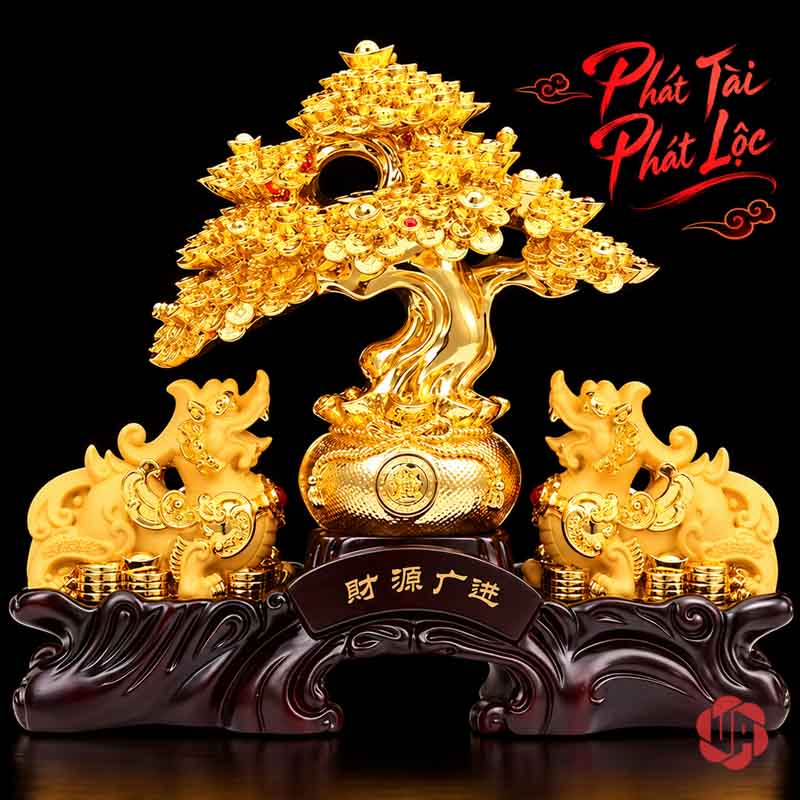 Cây Tiền Vàng Phong Thủy, Mẫu Tỳ Hưu Hoặc Thiềm Thừ UPV001-B Mẫu tỳ hưu nhìn chếch trên nền tối, cây cao ở chính giữa