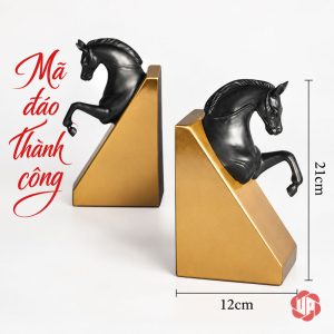 Chặn sách decor ngựa đen vàng nhìn tách đôi với số đo chiều cao