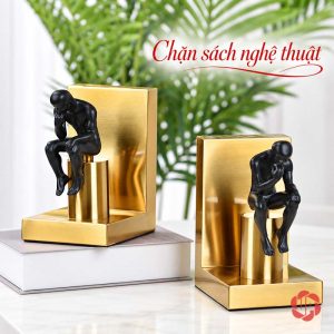 Chặn sách trang trí Người Suy Tư hai khung vàng bày riêng