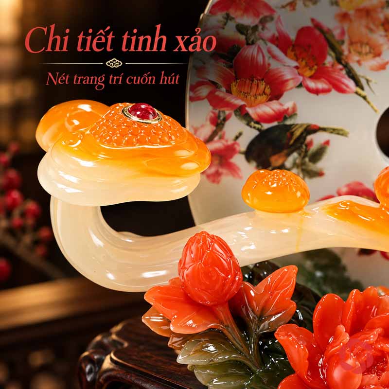 Cặp Bình Hút Lộc Phong Thủy Vàng Xanh Như Ý UP004 Cận cảnh hoa mẫu đơn trang trí nổi trên đĩa phong thủy