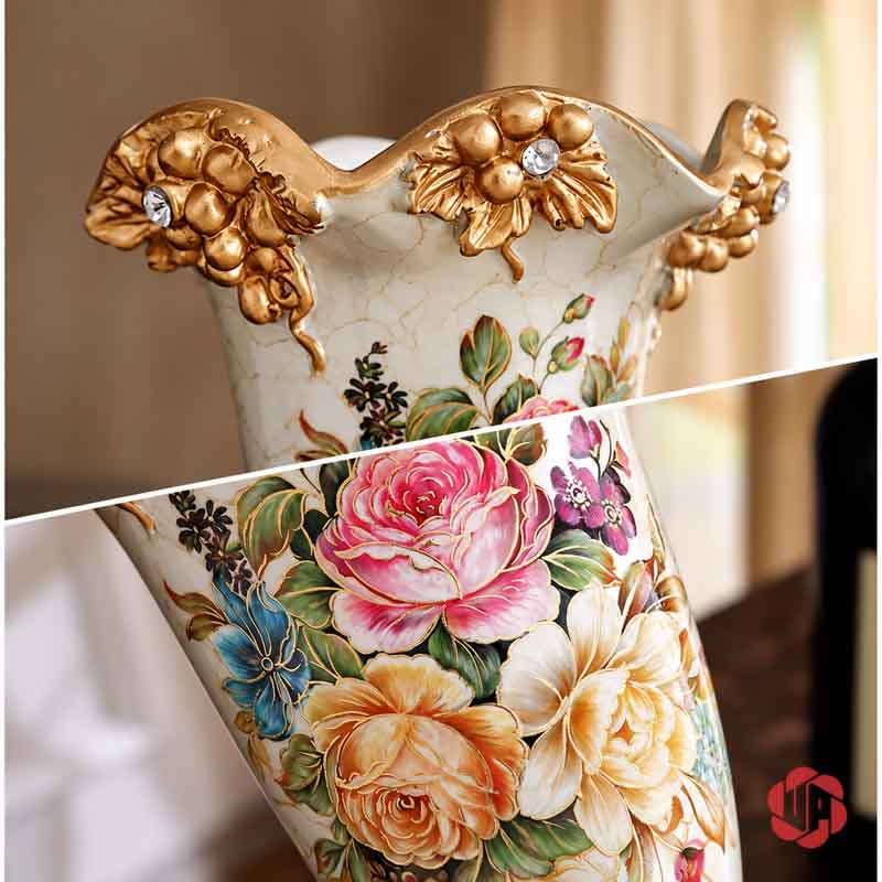 Bình Hoa Trang Trí Tân Cổ Điển Họa Tiết Hoa Hồng BG045 Cận cảnh họa tiết hoa hồng nhiều màu và chi tiết trang trí ánh vàng trên miệng bình BG045.