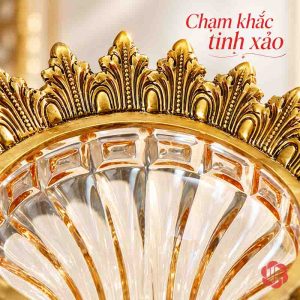 cận cảnh miệng lọ của lọ hoa thủy tinh tân cổ điển UPT13