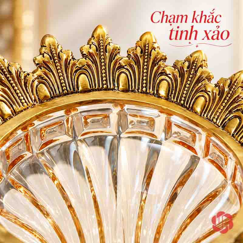 Lọ Hoa Thủy Tinh Tân Cổ Điển Viền Vàng UPT13 cận cảnh miệng lọ của lọ hoa thủy tinh tân cổ điển UPT13