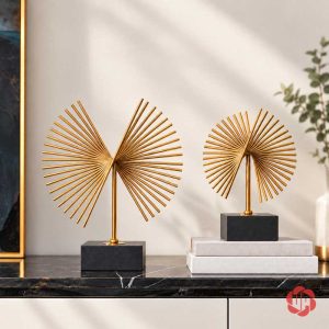 Decor phòng khách cánh chim bay hai cỡ trước nền tường sáng