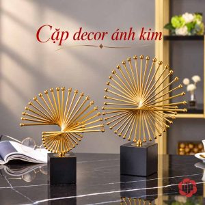 Hai cỡ decor thời gian thanh vàng trên chân đế đen