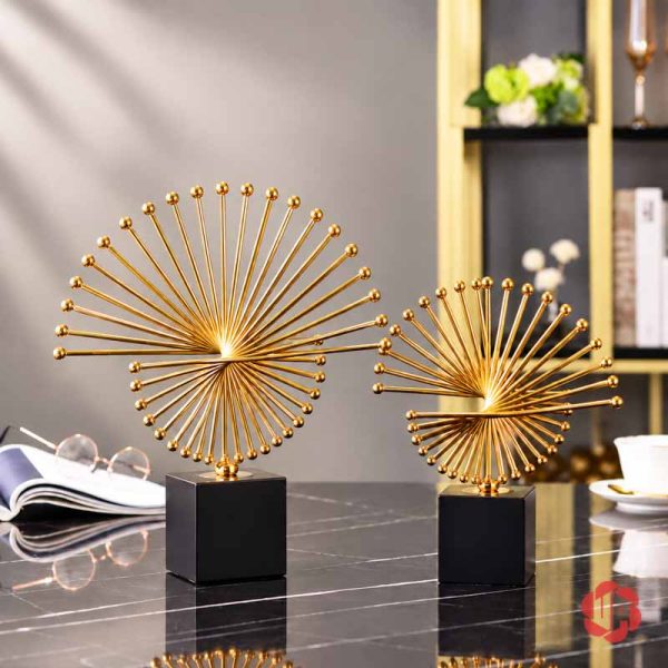Hai mẫu decor trang trí thời gian màu vàng trên đế đen