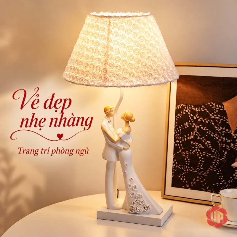 Đèn Ngủ Trang Trí Cô Dâu Chú Rể, Chao Hoa Hồng UPN033 Đèn mẫu ôm nhau sáng cạnh tranh trên bàn tròn