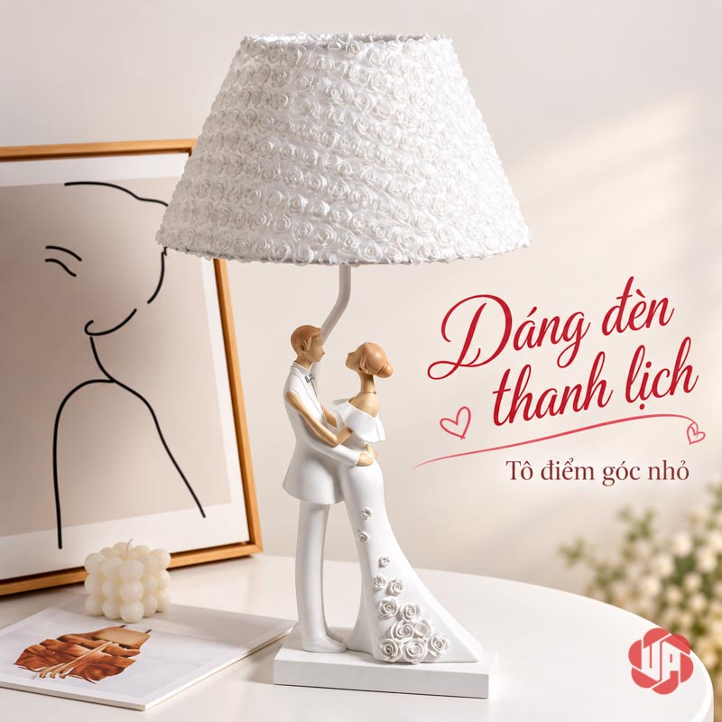 Đèn Ngủ Trang Trí Cô Dâu Chú Rể, Chao Hoa Hồng UPN033 Đèn cô dâu chú rể ôm nhau, chao trắng trên mặt tủ sáng